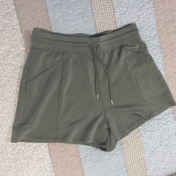 RD Style Shorts - Picture 1 of 3